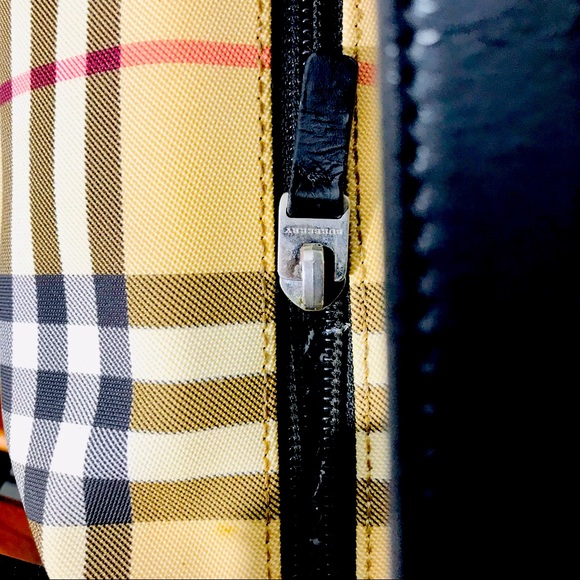 ❌SOLD❌ Burberry London Mini Hobo Bag -Vintage - Picture 3 of 16